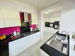 Kitchen- click for photo gallery